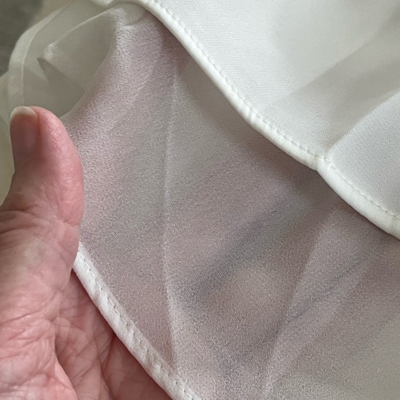 White House Black Market V-Neck Sleeveless White Blouse NWT! - Picture 8 of 11